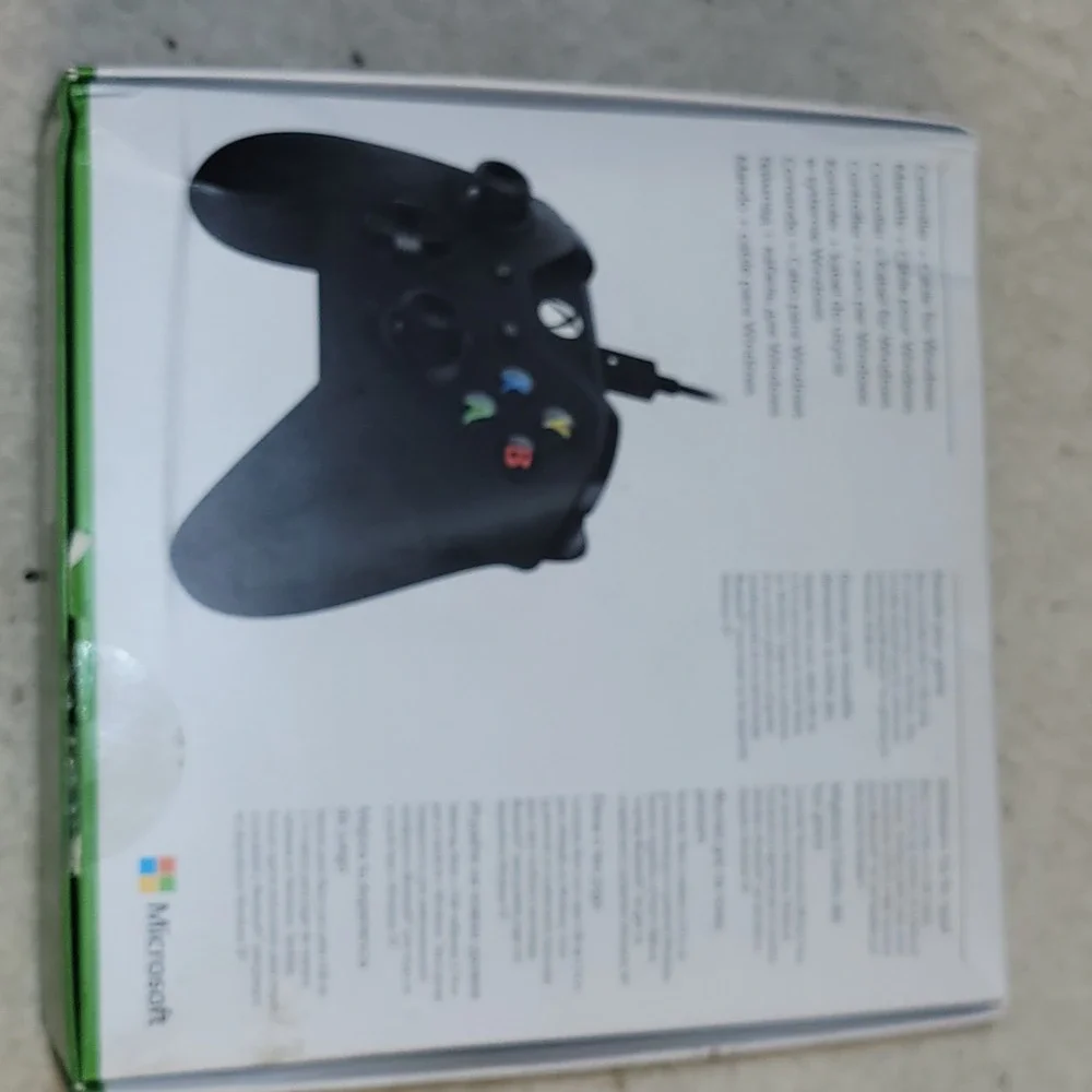 Microsoft Black XBox‎ Controller + Cable